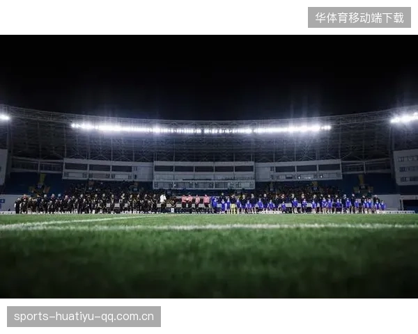 上海申花禁区内形成连续威胁，看台瞬间躁动：一场绿茵背后的品牌故事