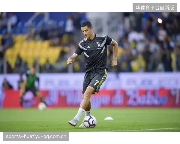尤文中路配合如流水般顺畅形成射门点